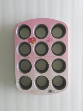 (#132) PARIS HILTON 12 CUP  MUFFIN CUPCAKE PAN Pink Nonstick